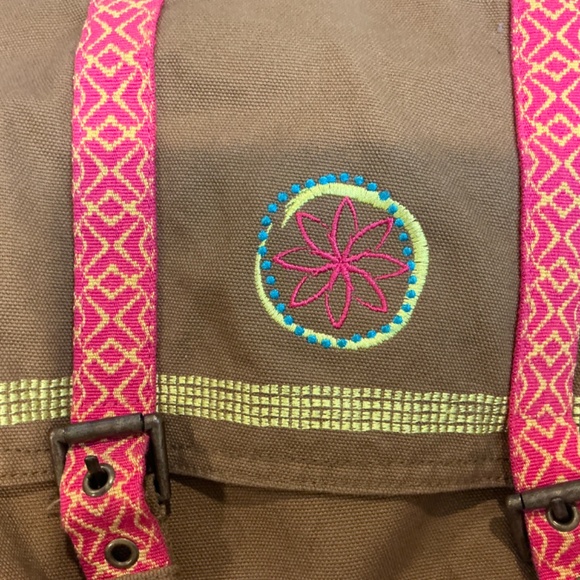 American Girl Canvas travel crossover shoulder backpack brown like new. - Picture 2 of 7